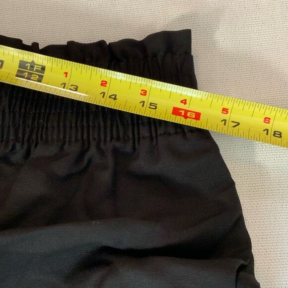 Ann Taylor The Flowy Pull On Mid Short in Line - Picture 4 of 5